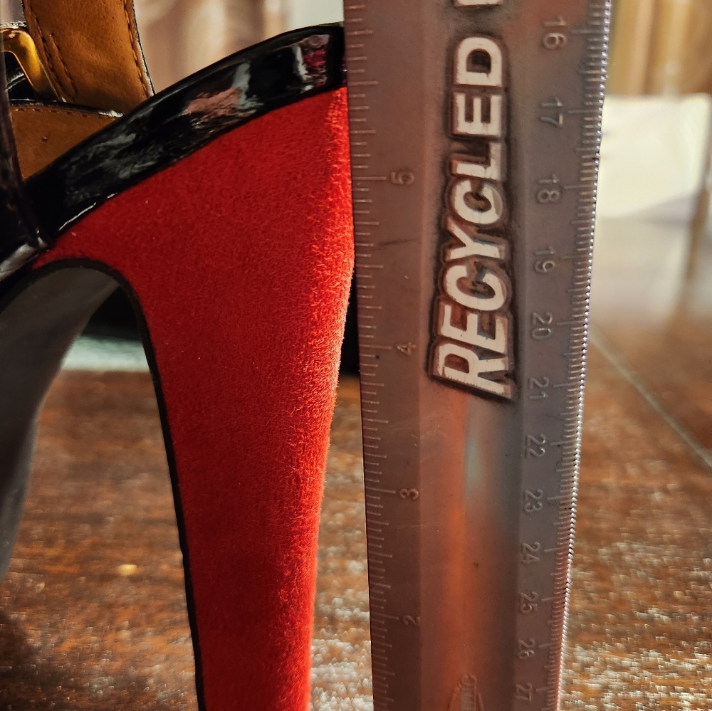 Beautiful platform heels. Leapord platform with 5.5 inch Red heel